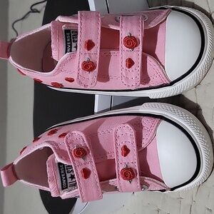 NEW Converse Love Me Lots Pink Shoes With Hearts/Roses Infant/ Toddler Size 7